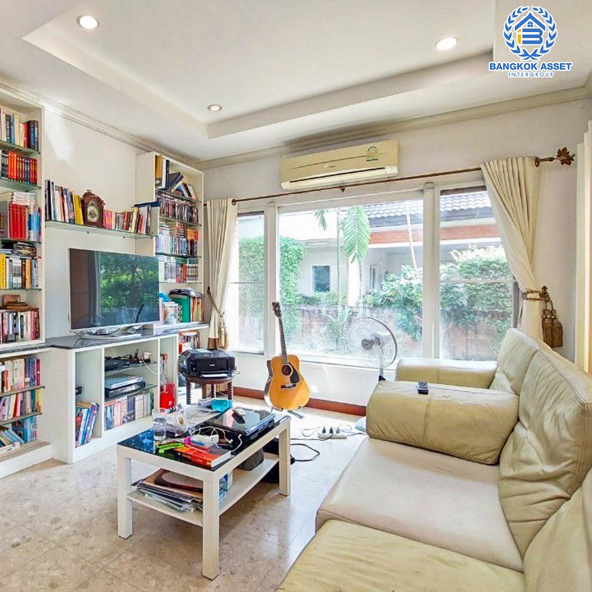 *****บ้านเดี่ยวมือสองนนทบุรี โครงการ ลัดดารมย์ ราชพฤกษ์-รัตนาธิเบศร์2 เนื้อที่กว้างขวางถึง 131.2 ตร.ว. ฟังก์ชัน 5 ห้องนอน 5 ห้องน้ำ 4 ที่จอดรถ บ้านพร้อมเรือนรับรอง บนทำเลแห่งการเดินทาง เชื่อมต่อถนนราชพฤกษ์, ถนนรัตนาธิเบศร์, ถนนชัยพฤกษ์ ใกล้รถไฟฟ้าสายสีม่วง "สถานีบางรักน้อยท่าอิฐ"