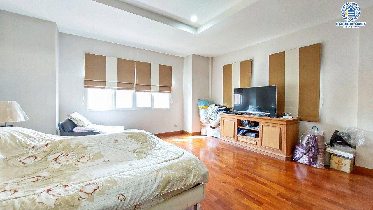 *****บ้านเดี่ยวมือสองนนทบุรี โครงการ ลัดดารมย์ ราชพฤกษ์-รัตนาธิเบศร์2 เนื้อที่กว้างขวางถึง 131.2 ตร.ว. ฟังก์ชัน 5 ห้องนอน 5 ห้องน้ำ 4 ที่จอดรถ บ้านพร้อมเรือนรับรอง บนทำเลแห่งการเดินทาง เชื่อมต่อถนนราชพฤกษ์, ถนนรัตนาธิเบศร์, ถนนชัยพฤกษ์ ใกล้รถไฟฟ้าสายสีม่วง "สถานีบางรักน้อยท่าอิฐ"