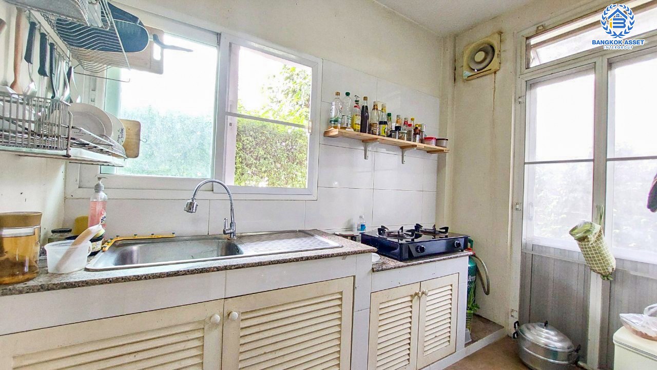 *****บ้านเดี่ยวมือสองนนทบุรี โครงการ ลัดดารมย์ ราชพฤกษ์-รัตนาธิเบศร์2 เนื้อที่กว้างขวางถึง 131.2 ตร.ว. ฟังก์ชัน 5 ห้องนอน 5 ห้องน้ำ 4 ที่จอดรถ บ้านพร้อมเรือนรับรอง บนทำเลแห่งการเดินทาง เชื่อมต่อถนนราชพฤกษ์, ถนนรัตนาธิเบศร์, ถนนชัยพฤกษ์ ใกล้รถไฟฟ้าสายสีม่วง "สถานีบางรักน้อยท่าอิฐ"