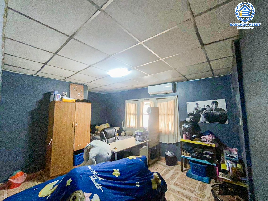 *****ทาวน์เฮ้าส์มือสองนนทบุรี หมู่บ้าน ร่มโพธิ์ บางกรวย-ไทรน้อย เนื้อที่กว้าง 20 ตร.ว. ฟังก์ชัน 2 ห้องนอน 2 ห้องน้ำ 1 ที่จอดรถ บ้านสภาพดี บนทำเลแห่งการเดินทาง เชื่อมต่อถนนบางกรวย-ไทรน้อย, ถนนรัตนาธิเบศร์ ใกล้รถไฟฟ้าสายสีม่วง "สถานีบางพลู" และจุดขึ้นทางด่วน "งามวงศ์วาน"