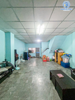 *****ทาวน์เฮ้าส์มือสองนนทบุรี หมู่บ้าน ร่มโพธิ์ บางกรวย-ไทรน้อย เนื้อที่กว้าง 20 ตร.ว. ฟังก์ชัน 2 ห้องนอน 2 ห้องน้ำ 1 ที่จอดรถ บ้านสภาพดี บนทำเลแห่งการเดินทาง เชื่อมต่อถนนบางกรวย-ไทรน้อย, ถนนรัตนาธิเบศร์ ใกล้รถไฟฟ้าสายสีม่วง "สถานีบางพลู" และจุดขึ้นทางด่วน "งามวงศ์วาน"