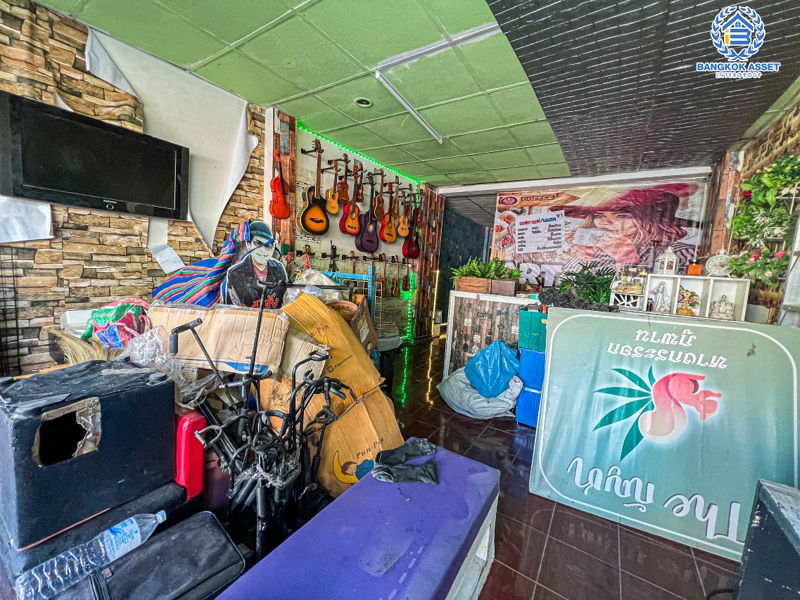 *****ทาวน์โฮมมือสองปทุมธานี หมู่บ้าน รินทร์ทอง ลำลูกกา เนื้อที่ 19 ตร.ว. ฟังก์ชัน 4 ห้องนอน 3 ห้องน้ำ 1 ที่จอดรถ บนทำเลเดินทางเข้า-ออกเมืองสะดวก เชื่อมต่อถนนลำลูกกา, ถนนพหลโยธิน ใกล้รถไฟฟ้าสายสีเขียว "สถานีคูคต" เพียง 15 นาทีเท่านั้น ในราคาสุดคุ้ม!