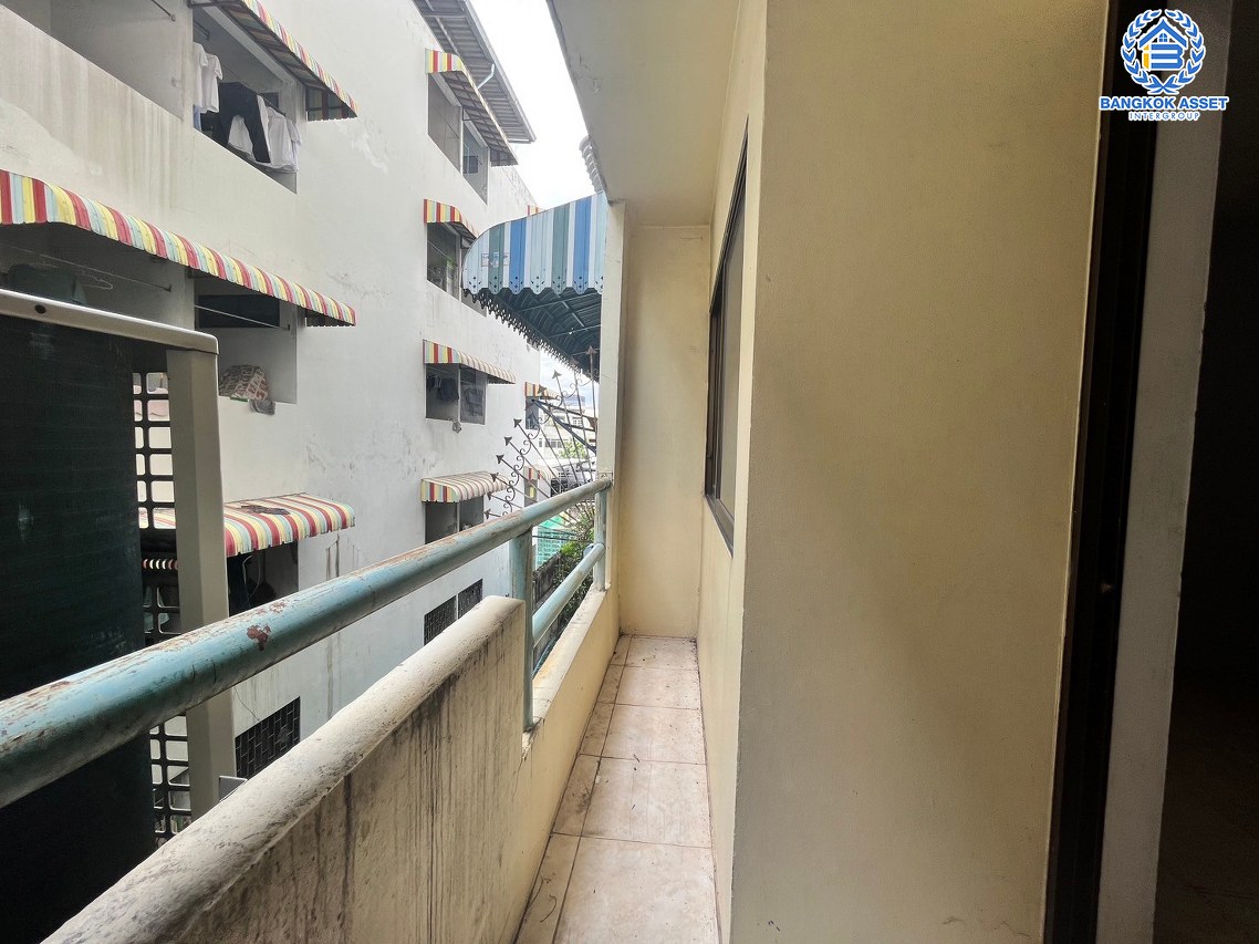 *****คอนโดมิเนียมมือสองกรุงเทพมหานคร โครงการ อินทามระ เพลส วิภาวดี-รังสิต เนื้อที่กว้าง 31.54 ตร.ม. ฟังก์ชัน 1 ห้องนอน 1 ห้องน้ำ 1 ที่จอดรถ ห้องอยู่ชั้น 3 พร้อมเข้าอยู่ บนทำเลเดินทางสะดวก เชื่อมต่อถนนพหลโยธิน, ถนนวิภาวดีรังสิต เพียง 10 นาทีก็ถึงรถไฟฟ้าสายสีเขียว "สถานีสะพานควาย"