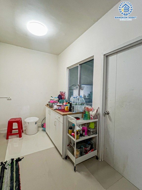 *****ทาวน์เฮ้าส์มือสอง โครงการ พฤกษาวิลล์63/1 นครอินทร์ เนื้อที่กว้าง 17.50 ตร.ว. ฟังก์ชัน 3 ห้องนอน 2 ห้องน้ำ 1 ที่จอดรถ บ้านสภาพดีเยี่ยม บนทำเลเดินทางสะดวกสบาย เชื่อมต่อถนนนครอินทร์ ถนนพิบูลสงคราม ถนนบางกรวย-ไทรน้อย ใกล้รถไฟฟ้าสายสีม่วง "สถานีแยกติวานนท์"