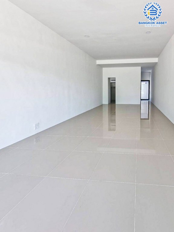 *****ทาวน์โฮม 3 ชั้นมือสอง โครงการ ธนานนท์แลนด์ ราชพฤกษ์ เนื้อที่ 16 ตร.ว. ฟังก์ชัน 2 ห้องนอน 3 ห้องน้ำ 1 ที่จอดรถ ภายในเหมือนใหม่ บนทำเลดีเหมาะกับการเปิดกิจการ เชื่อมต่อถนนราชพฤกษ์ ถนนติวานนท์ ถนนรัตนาธิเบศร์ ใกล้รถไฟฟ้าสายสีม่วง "สถานีบางรักน้อยท่าอิฐ" และจุดขึ้นทางด่วน "ศรีรัช"