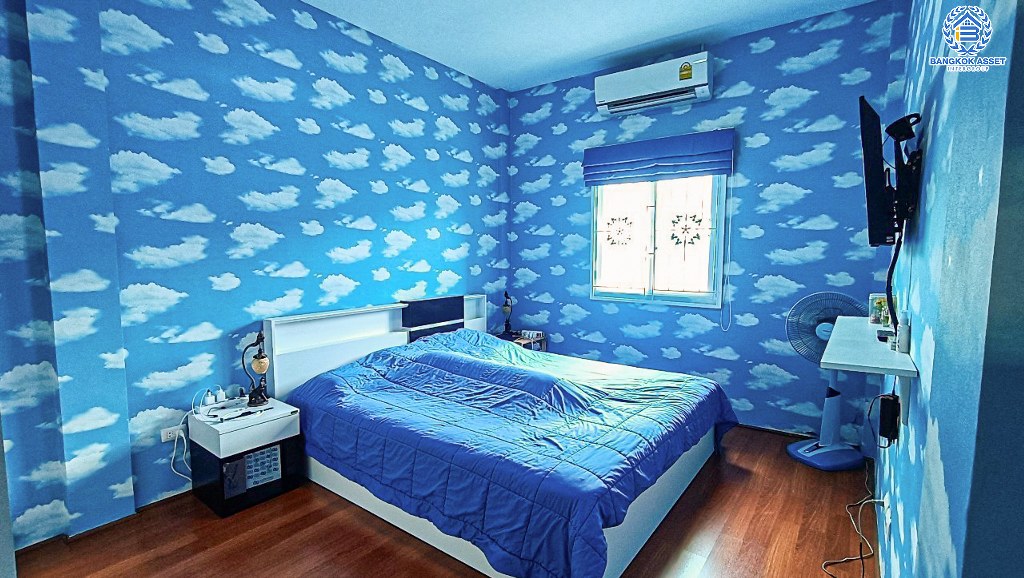 *****ทาวน์เฮ้าส์มือสอง โครงการ ไลโอนอฟ ดอนเมือง-แจ้งวัฒนะ เนื้อที่ 17.10 ตร.ว. ฟังก์ชัน 3 ห้องนอน 2 ห้องน้ำ เหมาะกับการประกอบธุรกิจ ตั้งบนทำเลดี เชื่อมต่อถนนสรงประภา ถนนศรีสมาน ใกล้ห้างสรรพสินค้าโรบินสัน ศรีสมาน และจุดขึ้นทางด่วน "อุตรภิมุข"