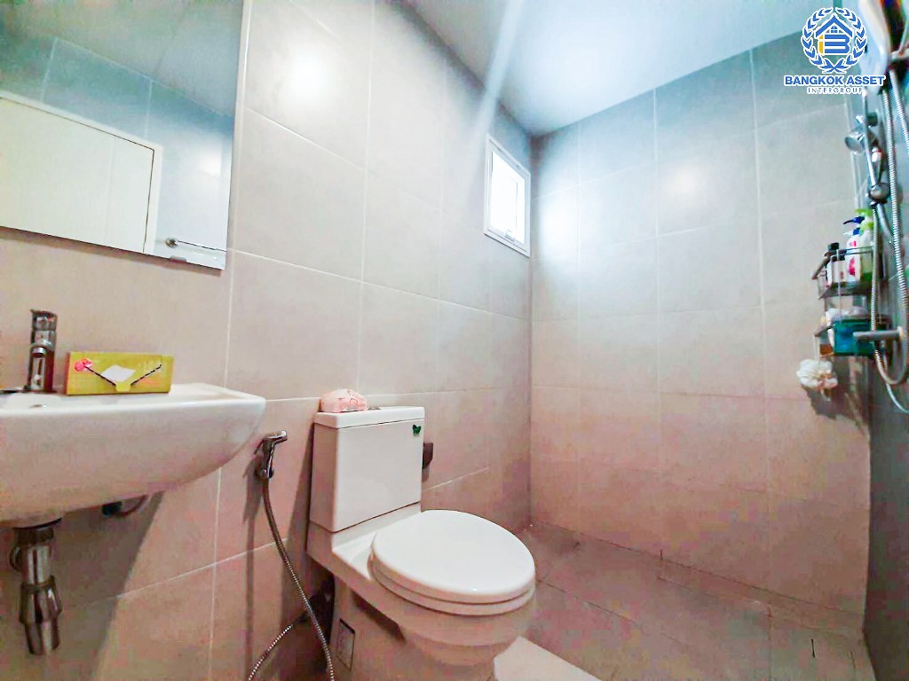 *****ทาวน์เฮ้าส์มือสอง โครงการ ศุภาลัย พลีโม่ กาญจนาภิเษก-ชัยพฤกษ์ เนื้อที่ 26.30 ตร.ว. ฟังก์ชัน 3 ห้องนอน 2 ห้องน้ำ 2 ที่จอดรถ สภาพเหมือนใหม่ ตกแต่งพร้อมเข้าอยู่ โครงการบนทำเลดี เชื่อมต่อถนนกาญจนาภิเษก ใกล้รถไฟฟ้าสายสีม่วง "สถานีคลองบางไผ่" และจุดขึ้นทางด่วน "วงแหวนกาญจนาภิเษก"