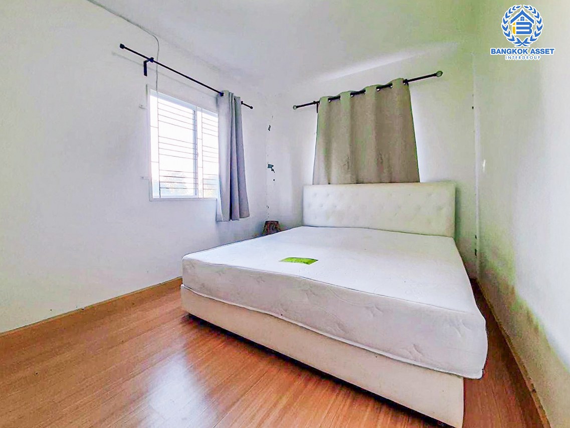 *****ทาวน์เฮ้าส์มือสองนนทบุรี โครงการ พฤกษาวิลล์ 40 ดอนเมือง-โลคัลโรด หลังมุม! เนื้อที่กว้างเกือบ 26 ตร.ว. ฟังก์ชัน 3 ห้องนอน 2 ห้องน้ำ 1 ที่จอดรถ หน้าบ้านกว้าง บนทำเลเดินทางสะดวก ใกล้จุดขึ้นทางด่วน "ดอนเมือง-โทลย์เวย์" และรถไฟฟ้าสายสีแดง "สถานีหลักหก" ไม่ถึง 5 นาที !!