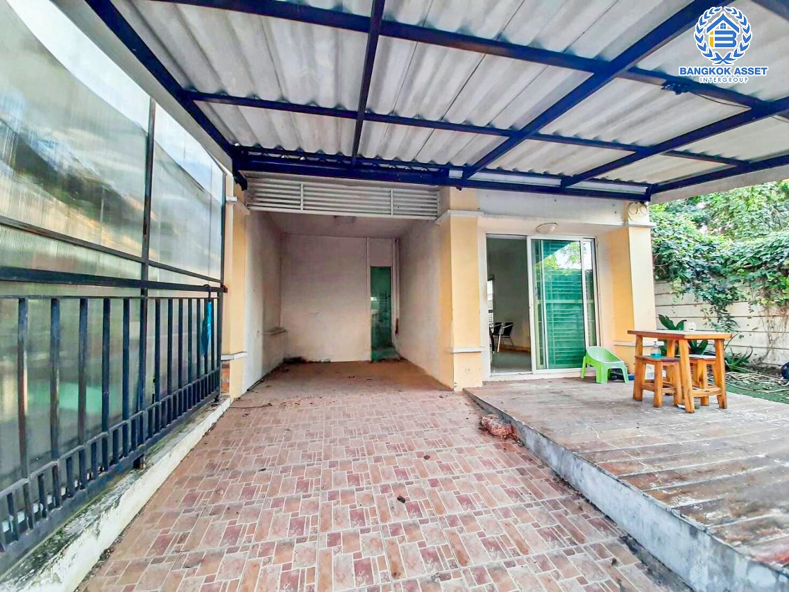 *****ทาวน์เฮ้าส์มือสองนนทบุรี โครงการ พฤกษาวิลล์ 40 ดอนเมือง-โลคัลโรด หลังมุม! เนื้อที่กว้างเกือบ 26 ตร.ว. ฟังก์ชัน 3 ห้องนอน 2 ห้องน้ำ 1 ที่จอดรถ หน้าบ้านกว้าง บนทำเลเดินทางสะดวก ใกล้จุดขึ้นทางด่วน "ดอนเมือง-โทลย์เวย์" และรถไฟฟ้าสายสีแดง "สถานีหลักหก" ไม่ถึง 5 นาที !!