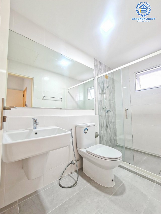 *****บ้านเดี่ยวมือสองสมุทรปราการ โครงการ ชัยพฤกษ์ ศรีนครินทร์ หลังมุม! เนื้อที่กว้างมากเกือบ 58 ตร.ว. ฟังก์ชัน 3 ห้องนอน 3 ห้องน้ำ 2 ที่จอดรถ แถมฟรี! 3 เครื่องปรับอากาศ 1 เครื่องทำน้ำอุ่น 1 เครื่องดูดควัน บนทำเลแห่งการเดินทาง ใกล้รถไฟฟ้าสายสีเหลือง "สถานีศรีเทพา" และจุดขึ้นทางด่วน "กาญจนาภิเษก"