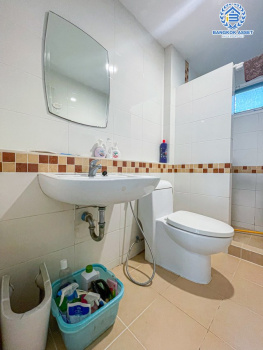 *****บ้านเดี่ยวมือสองนนทบุรี โครงการ คาซ่าพรีเมี่ยม ราชพฤกษ์-แจ้งวัฒนะ เนื้อที่กว้างขวางถึง 55.7 ตร.ว. ฟังก์ชัน 3 ห้องนอน 3 ห้องน้ำ 2 ที่จอดรถ บ้านหลังใหญ่ ภายในสภาพใหม่ แถมฟรี! 4 เครื่องปรับอากาศ 1 เครื่องทำน้ำอุ่น เครื่อง บนทำเลดี ติดถนนราชพฤกษ์ เชื่อมต่อถนน 345, ถนนชัยพฤกษ์ จองเลย!