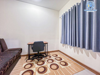 *****ทาวน์เฮ้าส์มือสอง โครงการ โกลเด้นทาวน์ รัตนาธิเบศร์-ไทรม้า หลังมุม เนื้อที่ 19 ตร.ว. ฟังก์ชัน 4 ห้องนอน 2 ห้องน้ำ 1 ที่จอดรถ ดีไซน์เป็นเอกลักษณ์ ภายในบ้านสภาพดี ของแถมเยอะ พร้อมเข้าอยู่ได้ทันที บรรยากาศเงียบสงบ บนทำเลเดินทางสะดวก ใกล้โครงการรถไฟฟ้าสายสีม่วง "สถานีไทรม้า"