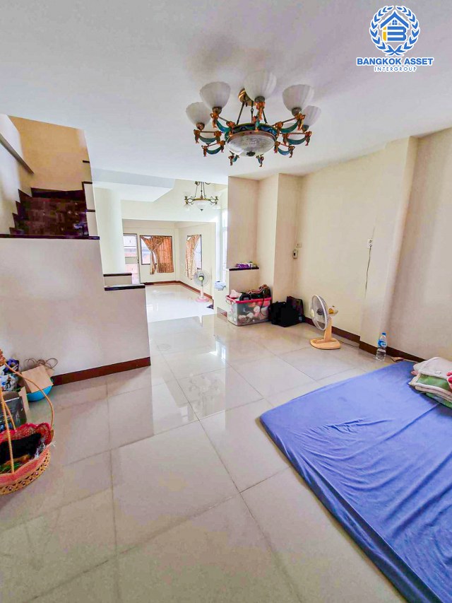 *****ทาวน์เฮ้าส์มือสองนนทบุรี โครงการ ลภาวัน8 บางกรวย-ไทรน้อย หลังมุม! เนื้อที่กว้าง 29 ตร.ว. ฟังก์ชัน 2 ห้องนอน 1 ห้องน้ำ 1 ที่จอดรถ บ้านสภาพสวย ปรับปรุงใหม่ บนทำเลดี เชื่อมต่อ ถนนชัยพฤกษ์, ถนนราชพฤกษ์, ถนนกาญจนาภิเษก ใกล้รถไฟฟ้าสายสีม่วง "สถานีบางพลู" เพียง 12 นาที!!