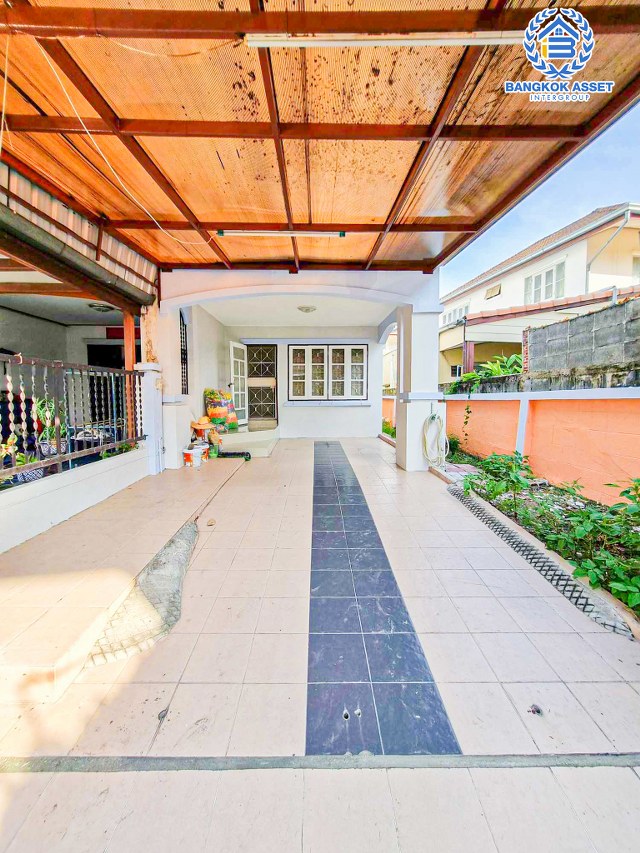 *****ทาวน์เฮ้าส์มือสองนนทบุรี โครงการ ลภาวัน8 บางกรวย-ไทรน้อย หลังมุม! เนื้อที่กว้าง 29 ตร.ว. ฟังก์ชัน 2 ห้องนอน 1 ห้องน้ำ 1 ที่จอดรถ บ้านสภาพสวย ปรับปรุงใหม่ บนทำเลดี เชื่อมต่อ ถนนชัยพฤกษ์, ถนนราชพฤกษ์, ถนนกาญจนาภิเษก ใกล้รถไฟฟ้าสายสีม่วง "สถานีบางพลู" เพียง 12 นาที!!