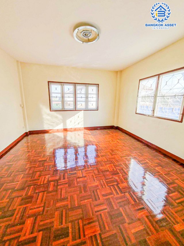 *****ทาวน์เฮ้าส์มือสองนนทบุรี โครงการ ลภาวัน8 บางกรวย-ไทรน้อย หลังมุม! เนื้อที่กว้าง 29 ตร.ว. ฟังก์ชัน 2 ห้องนอน 1 ห้องน้ำ 1 ที่จอดรถ บ้านสภาพสวย ปรับปรุงใหม่ บนทำเลดี เชื่อมต่อ ถนนชัยพฤกษ์, ถนนราชพฤกษ์, ถนนกาญจนาภิเษก ใกล้รถไฟฟ้าสายสีม่วง "สถานีบางพลู" เพียง 12 นาที!!