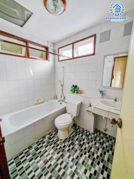 *****ทาวน์เฮ้าส์มือสองนนทบุรี โครงการ ลภาวัน8 บางกรวย-ไทรน้อย หลังมุม! เนื้อที่กว้าง 29 ตร.ว. ฟังก์ชัน 2 ห้องนอน 1 ห้องน้ำ 1 ที่จอดรถ บ้านสภาพสวย ปรับปรุงใหม่ บนทำเลดี เชื่อมต่อ ถนนชัยพฤกษ์, ถนนราชพฤกษ์, ถนนกาญจนาภิเษก ใกล้รถไฟฟ้าสายสีม่วง "สถานีบางพลู" เพียง 12 นาที!!