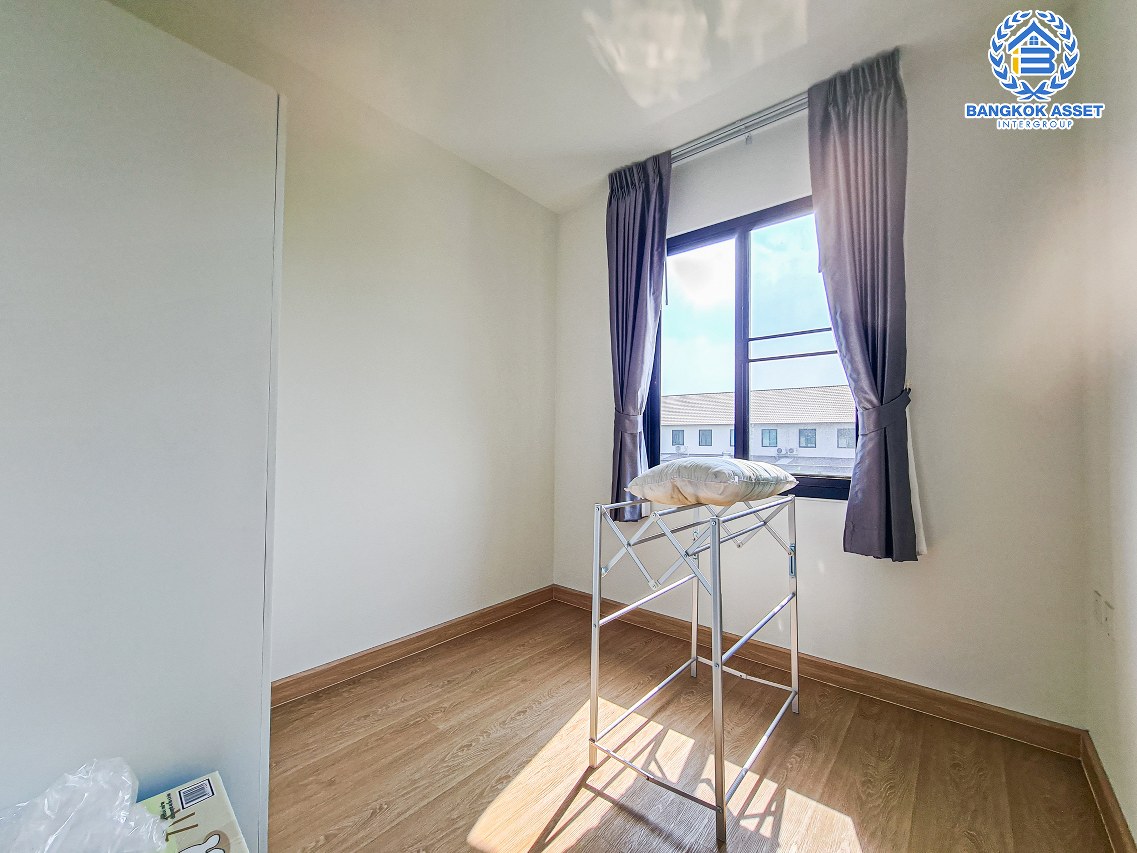 *****ทาวน์เฮ้าส์มือสองนนทบุรี โครงการ ดรีม พรีว่า ราชพฤกษ์ ปิ่นเกล้า กาญจนาภิเษก เนื้อที่กว้าง 21.2 ตร.ว. ฟังก์ชัน 3 ห้องนอน 2 ห้องน้ำ 2 ที่จอดรถ บ้านสภาพใหม่ แถมเฟอร์นิเจอร์ทั้งหลัง บนทำเลแห่งการเดินทาง เชื่อมต่อถนนกาญจนาภิเษก, ถนนนครอินทร์, ถนนราชพฤกษ์ ใกล้จุดขึ้นทางด่วน "กาญจนาภิเษก"