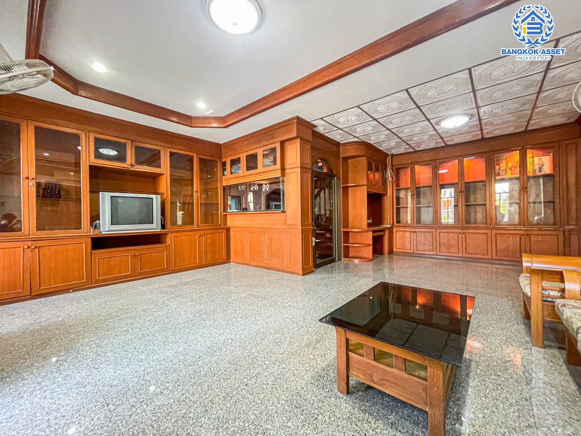 *****บ้านเดี่ยวมือสองนนทบุรี โครงการ ลภาวัน10 บางกรวย-ไทรน้อย เนื้อที่กว้าง 50.5 ตร.ว. ฟังก์ชัน 4 ห้องนอน 2 ห้องน้ำ 2 ที่จอดรถ บ้านหลังใหญ่ สภาพใหม่ แถมฟรี! 5 เครื่องปรับอากาศ บนทำเลเยี่ยม เชื่อมต่อถนนกาญจนาภิเษก, ถนนรัตนาธิเบศร์ ใกล้รถไฟฟ้าสายสีม่วง "สถานีบางพลู" เพียง 15 นาทีเท่านั้น