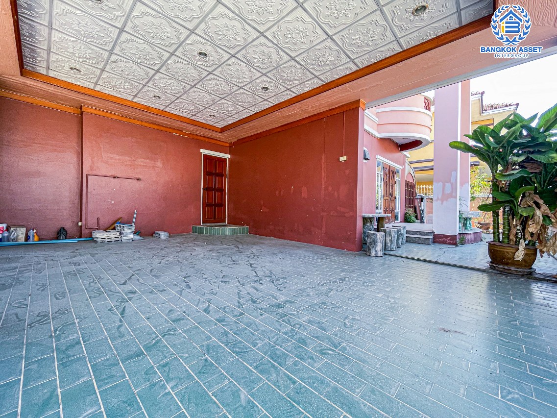 *****บ้านเดี่ยวมือสองนนทบุรี โครงการ ลภาวัน10 บางกรวย-ไทรน้อย เนื้อที่กว้าง 50.5 ตร.ว. ฟังก์ชัน 4 ห้องนอน 2 ห้องน้ำ 2 ที่จอดรถ บ้านหลังใหญ่ สภาพใหม่ แถมฟรี! 5 เครื่องปรับอากาศ บนทำเลเยี่ยม เชื่อมต่อถนนกาญจนาภิเษก, ถนนรัตนาธิเบศร์ ใกล้รถไฟฟ้าสายสีม่วง "สถานีบางพลู" เพียง 15 นาทีเท่านั้น