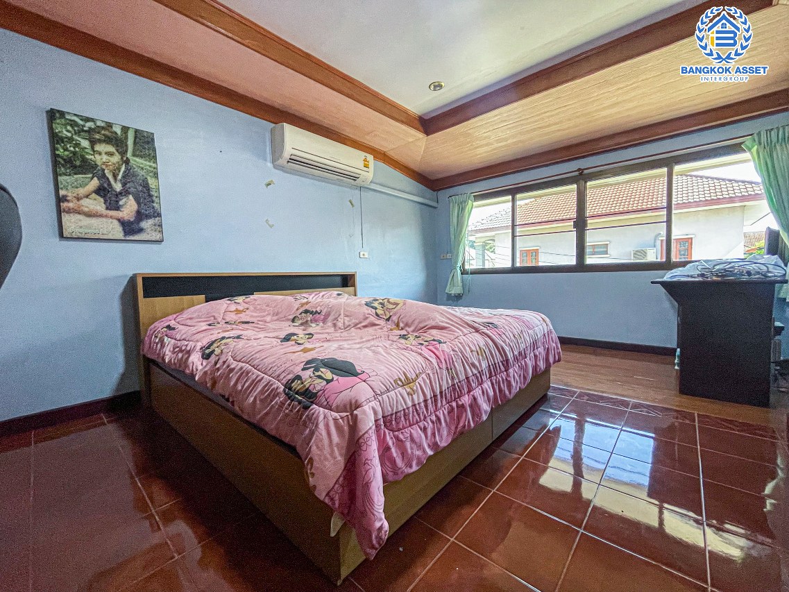 *****บ้านเดี่ยวมือสองนนทบุรี โครงการ ลภาวัน10 บางกรวย-ไทรน้อย เนื้อที่กว้าง 50.5 ตร.ว. ฟังก์ชัน 4 ห้องนอน 2 ห้องน้ำ 2 ที่จอดรถ บ้านหลังใหญ่ สภาพใหม่ แถมฟรี! 5 เครื่องปรับอากาศ บนทำเลเยี่ยม เชื่อมต่อถนนกาญจนาภิเษก, ถนนรัตนาธิเบศร์ ใกล้รถไฟฟ้าสายสีม่วง "สถานีบางพลู" เพียง 15 นาทีเท่านั้น