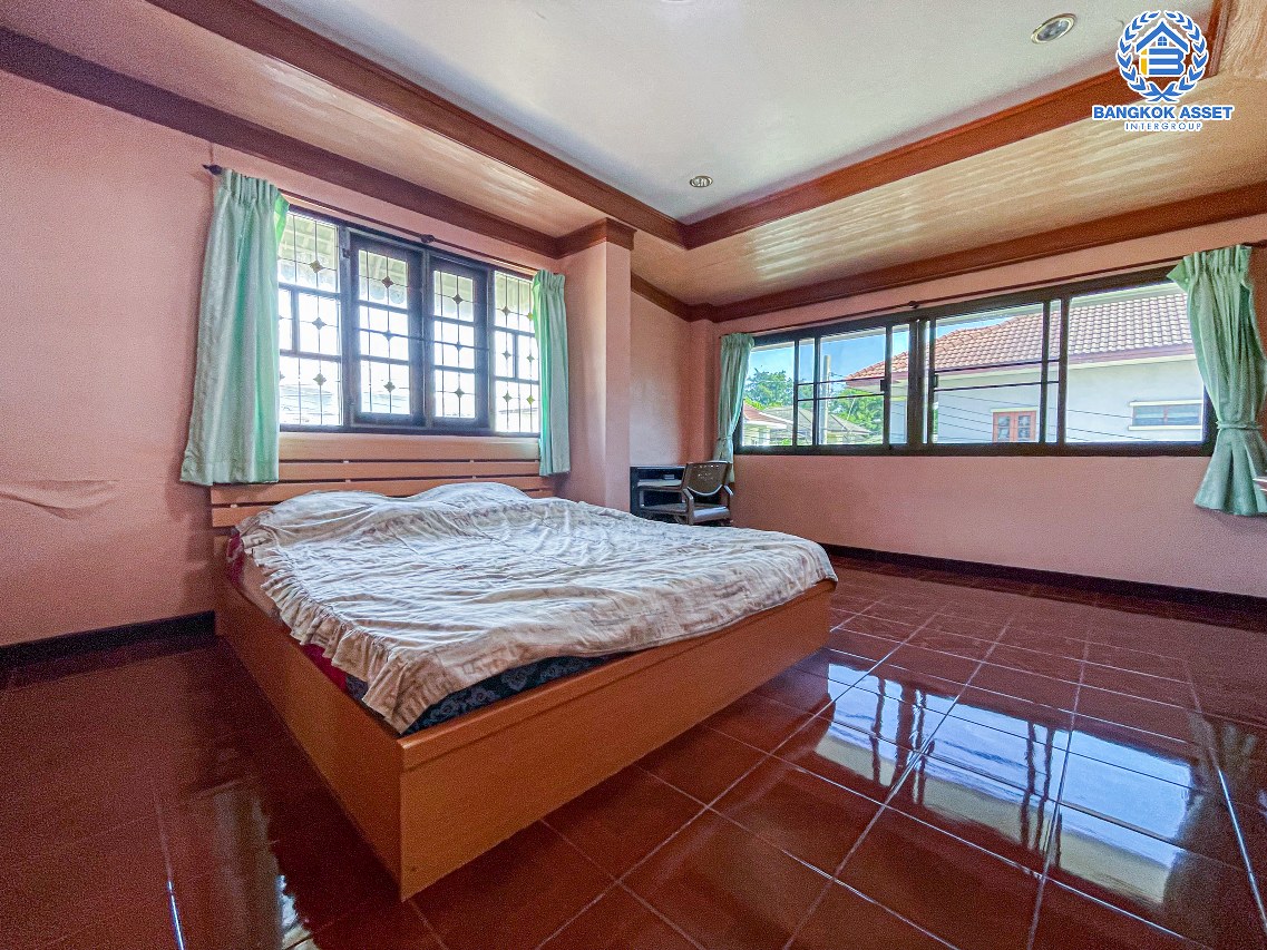 *****บ้านเดี่ยวมือสองนนทบุรี โครงการ ลภาวัน10 บางกรวย-ไทรน้อย เนื้อที่กว้าง 50.5 ตร.ว. ฟังก์ชัน 4 ห้องนอน 2 ห้องน้ำ 2 ที่จอดรถ บ้านหลังใหญ่ สภาพใหม่ แถมฟรี! 5 เครื่องปรับอากาศ บนทำเลเยี่ยม เชื่อมต่อถนนกาญจนาภิเษก, ถนนรัตนาธิเบศร์ ใกล้รถไฟฟ้าสายสีม่วง "สถานีบางพลู" เพียง 15 นาทีเท่านั้น