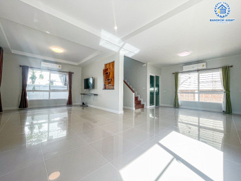 *****บ้านเดี่ยวมือสอง โครงการ ศุภาลัย พาร์ควิลล์ วงแหวน-ราชพฤกษ์ เนื้อที่กว้าง 67.50 ตร.ว. ฟังก์ชัน 3 ห้องนอน 3 ห้องน้ำ 2 ที่จอดรถ บ้านสภาพดีเยี่ยม พร้อมเข้าอยู่ บนทำเลเดินทางสะดวก เชื่อมต่อถนนสะพานนนทบุรีบางบัวทอง ถนนกาญจนาภิเษก ถนนราชพฤกษ์  ใกล้ห้างสรรพสินค้าเซ็นทรัลเวสต์เกต