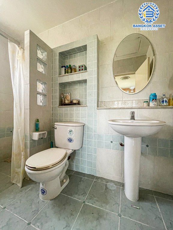 *****บ้านเดี่ยวมือสอง โครงการ ปาริชาติ 345 เนื้อที่กว้าง 88 ตร.ว. ฟังก์ชัน 3 ห้องนอน 3 ห้องน้ำ 2 ที่จอดรถ บ้านพื้นที่ใช้สอยกว้าง บนทำเลเดินทางสะดวกสบาย เชื่อมต่อถนนสะพานนนทบุรี-บางบัวทอง ถนนรัตนาธิเบศร์ ถนนราชพฤกษ์ ใกล้ห้างสรรพสินค้าโรบินสันศรีสมาน