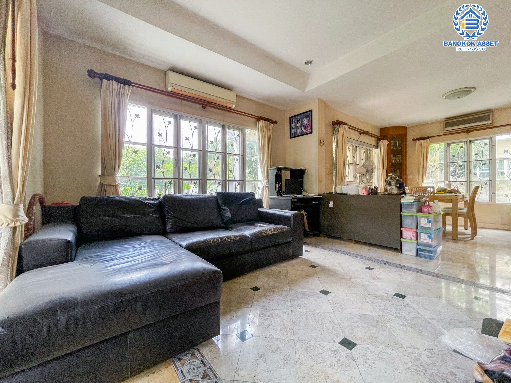 *****บ้านเดี่ยวมือสอง โครงการ ปาริชาติ 345 เนื้อที่กว้าง 88 ตร.ว. ฟังก์ชัน 3 ห้องนอน 3 ห้องน้ำ 2 ที่จอดรถ บ้านพื้นที่ใช้สอยกว้าง บนทำเลเดินทางสะดวกสบาย เชื่อมต่อถนนสะพานนนทบุรี-บางบัวทอง ถนนรัตนาธิเบศร์ ถนนราชพฤกษ์ ใกล้ห้างสรรพสินค้าโรบินสันศรีสมาน