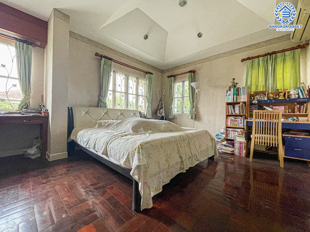 *****บ้านเดี่ยวมือสอง โครงการ ปาริชาติ 345 เนื้อที่กว้าง 88 ตร.ว. ฟังก์ชัน 3 ห้องนอน 3 ห้องน้ำ 2 ที่จอดรถ บ้านพื้นที่ใช้สอยกว้าง บนทำเลเดินทางสะดวกสบาย เชื่อมต่อถนนสะพานนนทบุรี-บางบัวทอง ถนนรัตนาธิเบศร์ ถนนราชพฤกษ์ ใกล้ห้างสรรพสินค้าโรบินสันศรีสมาน