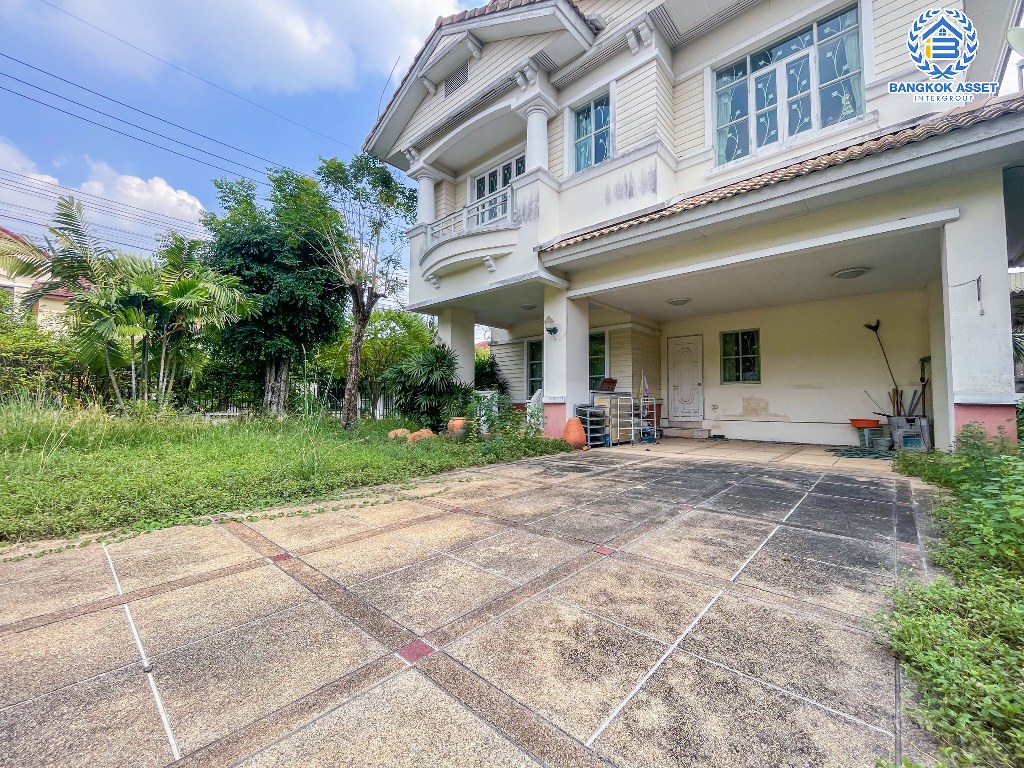 *****บ้านเดี่ยวมือสอง โครงการ ปาริชาติ 345 เนื้อที่กว้าง 88 ตร.ว. ฟังก์ชัน 3 ห้องนอน 3 ห้องน้ำ 2 ที่จอดรถ บ้านพื้นที่ใช้สอยกว้าง บนทำเลเดินทางสะดวกสบาย เชื่อมต่อถนนสะพานนนทบุรี-บางบัวทอง ถนนรัตนาธิเบศร์ ถนนราชพฤกษ์ ใกล้ห้างสรรพสินค้าโรบินสันศรีสมาน