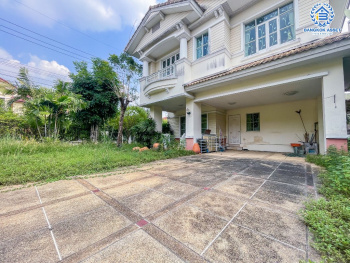 *****บ้านเดี่ยวมือสอง โครงการ ปาริชาติ 345 เนื้อที่กว้าง 88 ตร.ว. ฟังก์ชัน 3 ห้องนอน 3 ห้องน้ำ 2 ที่จอดรถ บ้านพื้นที่ใช้สอยกว้าง บนทำเลเดินทางสะดวกสบาย เชื่อมต่อถนนสะพานนนทบุรี-บางบัวทอง ถนนรัตนาธิเบศร์ ถนนราชพฤกษ์ ใกล้ห้างสรรพสินค้าโรบินสันศรีสมาน