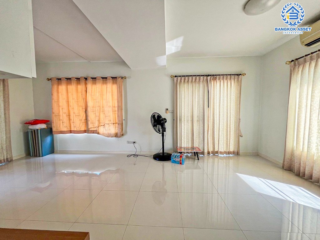 บ้านเดี่ยวมือสอง โครงการ อินนิซิโอ ปิ่นเกล้า-วงแหวน เนื้อที่ 50.40 ตร.ว. ฟังก์ชัน 3 ห้องนอน 2 ห้องน้ำ 2 ที่จอดรถ ขายต่ำกว่าราคาประเมิน คุ้มค่าที่สุดในโครงการ บนทำเลเดินทางสะดวก เชื่อมต่อถนนนครอินทร์ ถนนกาญจนาภิเษก ซอยวัดส้มเกลี้ยง ใกล้รถไฟฟ้าสายสีม่วง "สถานีตลาดบางใหญ่"...