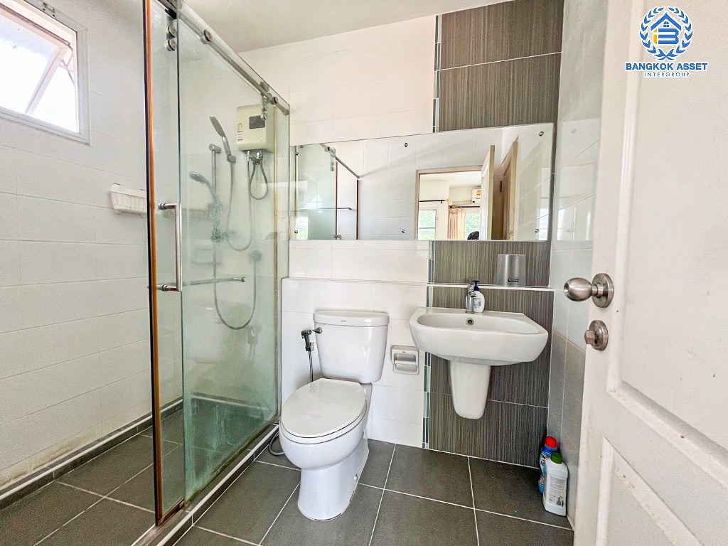 บ้านเดี่ยวมือสอง โครงการ อินนิซิโอ ปิ่นเกล้า-วงแหวน เนื้อที่ 50.40 ตร.ว. ฟังก์ชัน 3 ห้องนอน 2 ห้องน้ำ 2 ที่จอดรถ ขายต่ำกว่าราคาประเมิน คุ้มค่าที่สุดในโครงการ บนทำเลเดินทางสะดวก เชื่อมต่อถนนนครอินทร์ ถนนกาญจนาภิเษก ซอยวัดส้มเกลี้ยง ใกล้รถไฟฟ้าสายสีม่วง "สถานีตลาดบางใหญ่"...