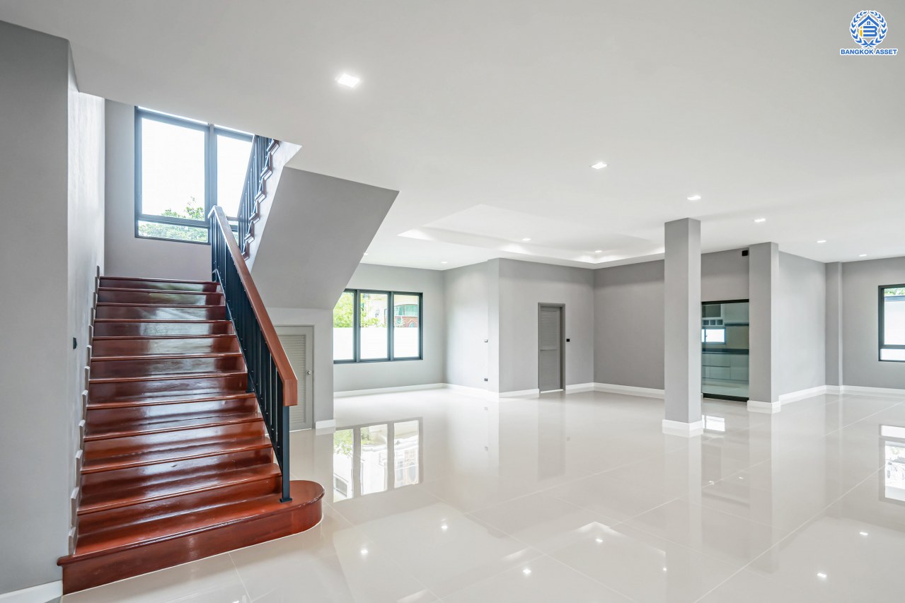 บ้านเดี่ยวหลังใหญ่ติดทะเลสาบ โครงการ กฤษดานคร20 ปิ่นเกล้า-บรมราชชนนี บนเนื้อที่กว้างถึง 337 ตร.ว. ตกแต่งด้วยวัสดุเกรดพรีเมี่ยม พร้อมสวน พื้นที่ใช้สอย 1,428.25 ตร.ม. ฟังก์ชัน 4 ห้องนอน 5 ห้องน้ำ 1 ห้องอเนกประสงค์ 2 ห้องแม่บ้าน 4 ที่จอดรถ และเปลี่ยนระบบไฟฟ้า ประปา สุขาภิบาล บนทำเลติดถนนบรมราชชนนี เชื่อมต่อทุกการเดินทาง ใกล้ ม.มหิดล และเพียง 10 นาทีถึงเซ็นทรัล ปิ่นเกล้า