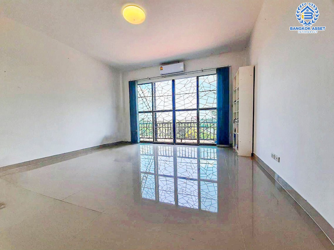 *****ทาวน์เฮ้าส์มือสองสมุทรปราการ โครงการ ธัญดา พาร์ควิว5 แพรกษา-เทพารักษ์ เนื้อที่กว้าง 24.7 ตร.ว. ฟังก์ชัน 2 ห้องนอน 2 ห้องน้ำ 1 ที่จอดรถ บ้านสภาพดี  บนทำเลเหมาะแก่การค้าขาย และโฮมออฟฟิต เชื่อมต่อถนนแพรษา, ถนนตำหรุ-บางพลี ใกล้จุดขึ้นทางด่วน "กาญจนาภิเษก" จองเลย!