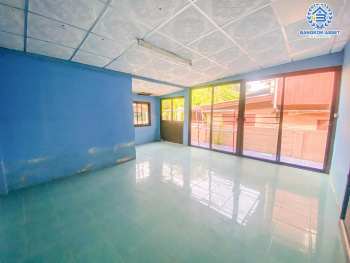 *****บ้านแฝดมือสองนนทบุรี หมู่บ้าน ซอย ร่มโพธิ์ทอง บางกรวย-ไทรน้อย เนื้อที่กว้างขวาง 40 ตร.ว. ฟังก์ชัน 2 ห้องนอน 1 ห้องน้ำ 1 ที่จอดรถ บ้านสภาพดี ทาสีใหม่ บนทำเลเดินทางสะดวก เชื่อมต่อถนนบางกรวย-ไทรน้อย, ถนนรัตนาธิเบศร์ ใกล้รถไฟฟ้าสายสีม่วง "สถานีบางพลู" จองเลย!