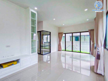 *****บ้านแฝดมือสอง โครงการ แกรนด์ พลีโน่ ราชพฤกษ์ เนื้อที่กว้าง 37.10 ตร.ว. ฟังก์ชัน 4 ห้องนอน 4 ห้องน้ำ 2 ที่จอดรถ บ้านสภาพดีเยี่ยม พื้นที่ใช้สอยกว้างขวาง บนทำเลเดินทางสะดวก เชื่อมต่อถนนราชพฤกษ์ กาญจานาภิเษก ถนนราชพฤกษ์ ใกล้รถไฟฟ้าสายสีม่วง "สถานีบางรักใหญ่" และจุดขึ้นทางด่วน "งามวงศ์วาน"