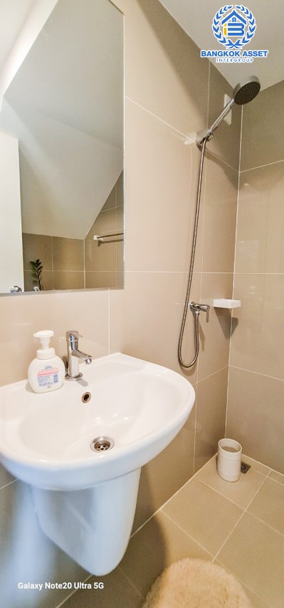 *****ทาวน์เฮ้าส์มือสองนนทบุรี โครงการ ชวนชื่นทาวน์ บางใหญ่ หลังมุม! เนื้อที่กว้างเกือบ 30 ตร.ว. ฟังก์ชัน 4 ห้องนอน 3 ห้องน้ำ 2 ที่จอดรถ บ้านสภาพเยี่ยม แถมฟรี! 5 เครื่องปรับอากาศ ฯลฯ บนทำเลแห่งการเดินทาง เชื่อมต่อถนนประชาอุทิศ, ถนนกาญจนาภิเษก ใกล้ทางด่วน "กรุงเทพ-กาญจนบุรี"