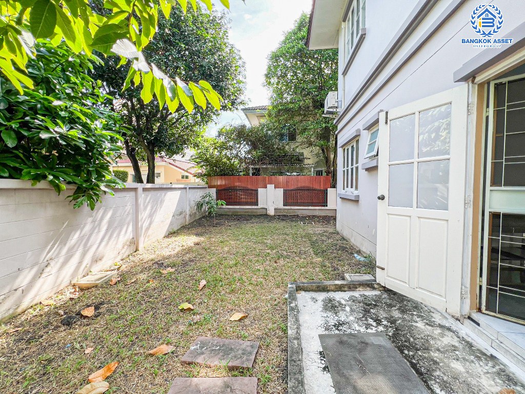 *****บ้านเดี่ยวมือสอง โครงการ ปาริชาต 345 เนื้อที่กว้าง 77 ตร.ว. ฟังก์ชัน 3 ห้องนอน 2 ห้องน้ำ 1 ที่จอดรถ พื้นที่ใช้สอยกว้างขวาง บนทำเลเดินทางสะดวกสบาย เชื่อมต่อถนนสะพานนนทบุรี-บางบัวทอง ถนนรัตนาธิเบศร์ ถนนราชพฤกษ์ ใกล้โครงการรถไฟฟ้าสายสีชมพู "สถานีปากเกร็ด" และจุดขึ้นทางด่วน "ศรีสมาน"