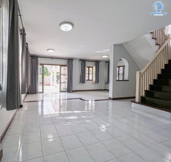 *****บ้านเดี่ยวมือสอง โครงการ ปาริชาต 345 เนื้อที่กว้าง 77 ตร.ว. ฟังก์ชัน 3 ห้องนอน 2 ห้องน้ำ 1 ที่จอดรถ พื้นที่ใช้สอยกว้างขวาง บนทำเลเดินทางสะดวกสบาย เชื่อมต่อถนนสะพานนนทบุรี-บางบัวทอง ถนนรัตนาธิเบศร์ ถนนราชพฤกษ์ ใกล้โครงการรถไฟฟ้าสายสีชมพู "สถานีปากเกร็ด" และจุดขึ้นทางด่วน "ศรีสมาน"