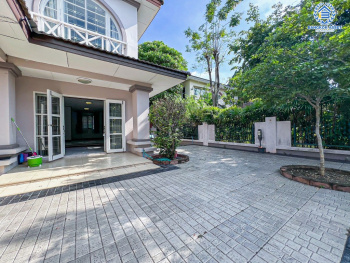 *****บ้านเดี่ยวมือสอง โครงการ ปาริชาต 345 เนื้อที่กว้าง 77 ตร.ว. ฟังก์ชัน 3 ห้องนอน 2 ห้องน้ำ 1 ที่จอดรถ พื้นที่ใช้สอยกว้างขวาง บนทำเลเดินทางสะดวกสบาย เชื่อมต่อถนนสะพานนนทบุรี-บางบัวทอง ถนนรัตนาธิเบศร์ ถนนราชพฤกษ์ ใกล้โครงการรถไฟฟ้าสายสีชมพู "สถานีปากเกร็ด" และจุดขึ้นทางด่วน "ศรีสมาน"