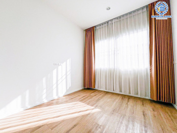 *****ทาวน์เฮ้าส์มือสองกรุงเทพมหานคร โครงการ แฮปปี้วิลล์ ดอนเเมือง เนื้อที่เกือบ 18 ตร.ว. ฟังก์ชัน 3 ห้องนอน 2 ห้องน้ำ 1 ที่จอดรถ ต่อเติมครัว และโรงจอดรถเรียบร้อย แถมฟรี! 4 เครื่องปรับอากาศ บนทำเลเดินทางสะดวก เชื่อมต่อถนนสรงประภา, ถนนวิภาวดีรังสิต ใกล้รถไฟฟ้าสายสีแดง "สถานีดอนเมือง" จองเลย!