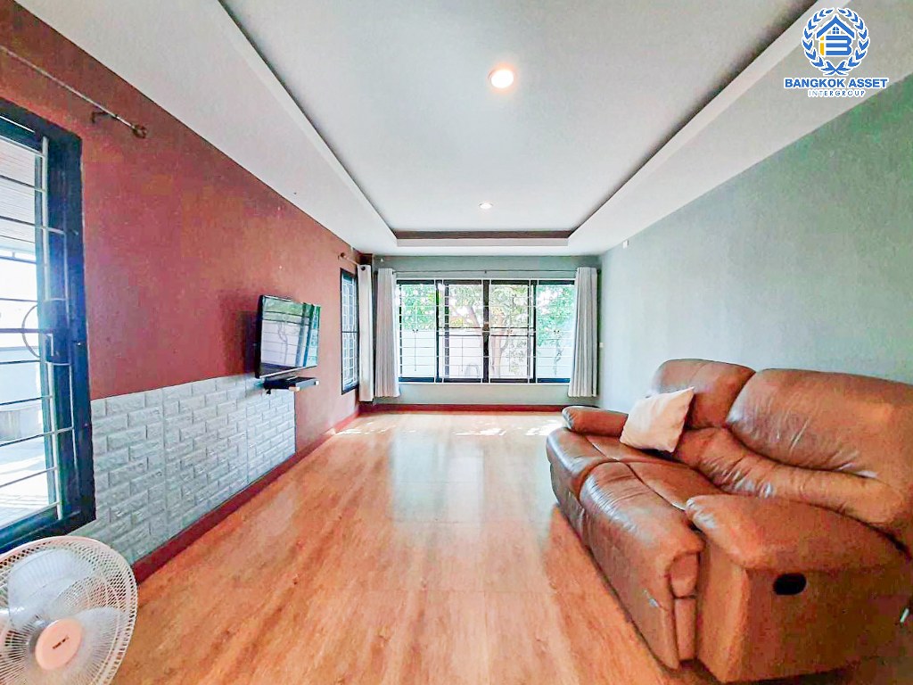 *****ทาวน์เฮ้าส์มือสอง โครงการ เฟื่องสุข5 กาญจานาภิเษก หลังมุม เนื้อที่ 77 ตร.ว. ฟังก์ชัน 3 ห้องนอน 2 ห้องน้ำ 2 ที่จอดรถ บ้านพร้อมเข้าอยู่ ภายในเหมือนใหม่ พื้นที่รอบบ้านกว้าง บนทำเลดี เชื่อมต่อถนนบางบัวทอง-สุพรรณบุรี ถนนกาญจนาภิเษก ถนนบางกรวย-ไทรน้อย