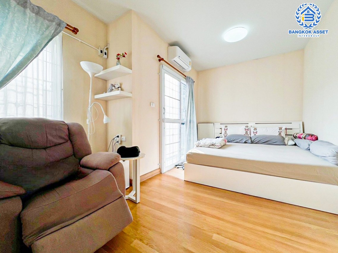 *****ทาวน์เฮ้าส์มือสองสมุทรปราการ โครงการ อารียา เดอะคัลเลอร์เลชเชอร์ บางนา เนื้อที่ 17.5 ตร.ว. ฟังก์ชัน 3 ห้องนอน 2 ห้องน้ำ บ้านสภาพดี ต่อเติมเต็ม พร้อมเข้าอยู่ บนทำเลใกล้สนามบินสุวรรณภูมิ และจุดขึ้นทางด่วน "บูรพาวิถี" เชื่อมต่อถนนบางนา-ตราด, ถนนเทพารักษ์ ในราคาถูกสุดในโครงการ