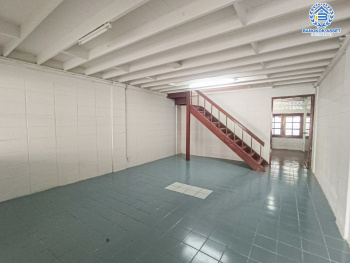 *****ทาวน์เฮ้าส์มือสองนนทบุรี หมู่บ้าน ประชานิเวศน์3 สามัคคี เนื้อที่กว้าง 21 ตร.ว. ฟังก์ชัน 2 ห้องนอน 2 ห้องน้ำ 1 ที่จอดรถ บ้านสภาพดี พร้อมเข้าอยู่ บนทำเลเดินทางสะดวก เชื่อมต่อถนนงามวงศ์วาน ใกล้ทางด่วน "ศรีรัช" และรถไฟฟ้าสายสีม่วง "สถาศูนย์ราชการนนทบุรี" เพียง 15 นาทีเท่านั้น!