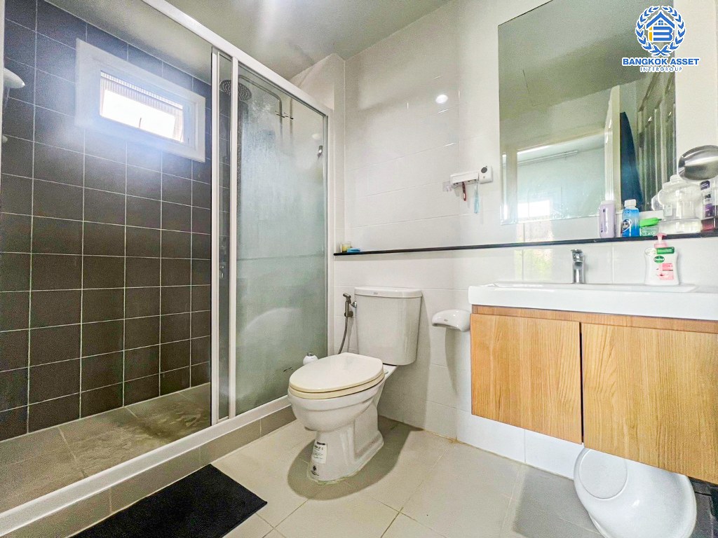 *****ทาวน์เฮ้าส์มือสอง โครงการ เดอะวิลเลจ กาญจนาภิเษก-ราชพฤกษ์2 หลังมุม เนื้อที่ 37.70 ตร.ว. ฟังก์ชัน 3 ห้องนอน 2 ห้องน้ำ บ้านสภาพดีเยี่ยม โครงการบนทำเลดี เชื่อมต่อถนนกาญจนาภิเษก ถนนบางกรวย-ไทรน้อย ถนนบางบัวทอง-สุพรรณบุรี ใกล้รถไฟฟ้าสายสีม่วง "สถานีคลองบางไผ่"