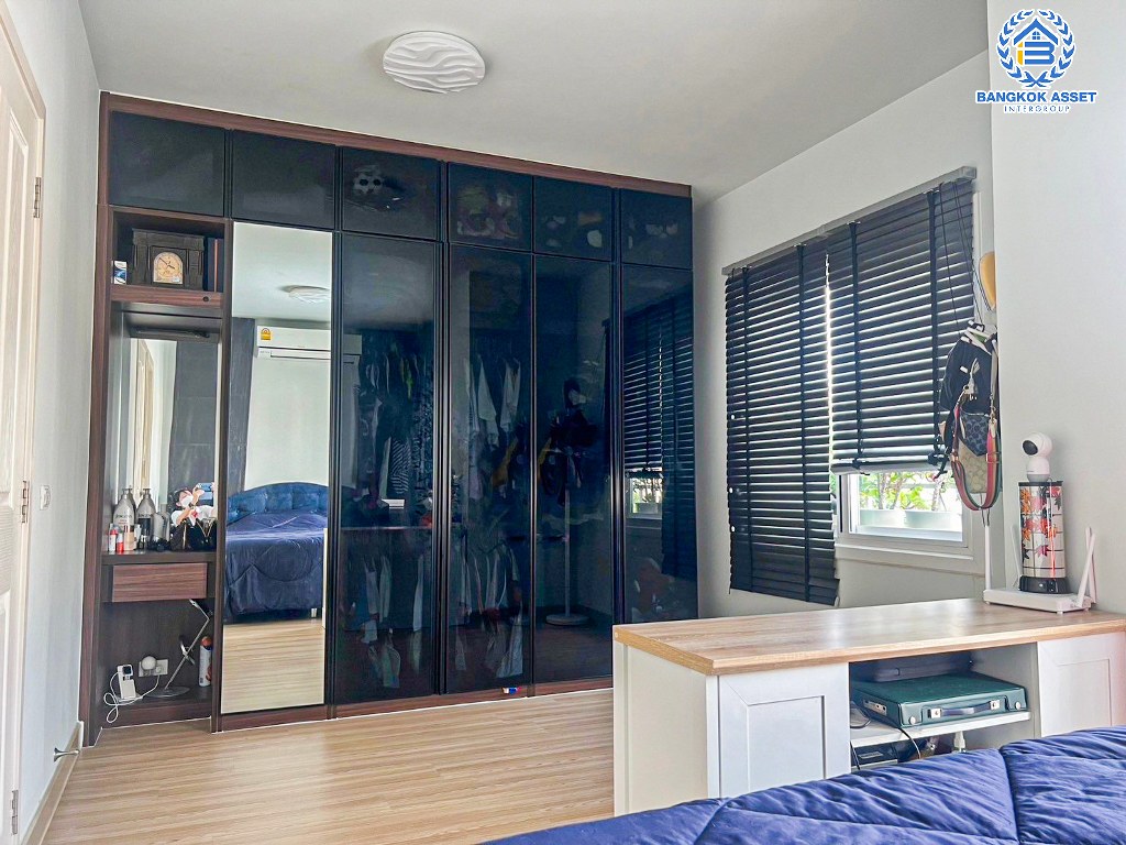 *****ทาวน์เฮ้าส์มือสอง โครงการ เดอะวิลเลจ กาญจนาภิเษก-ราชพฤกษ์2 หลังมุม เนื้อที่ 37.70 ตร.ว. ฟังก์ชัน 3 ห้องนอน 2 ห้องน้ำ บ้านสภาพดีเยี่ยม โครงการบนทำเลดี เชื่อมต่อถนนกาญจนาภิเษก ถนนบางกรวย-ไทรน้อย ถนนบางบัวทอง-สุพรรณบุรี ใกล้รถไฟฟ้าสายสีม่วง "สถานีคลองบางไผ่"