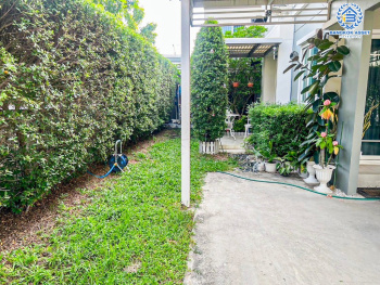 *****ทาวน์เฮ้าส์มือสอง โครงการ เดอะวิลเลจ กาญจนาภิเษก-ราชพฤกษ์2 หลังมุม เนื้อที่ 37.70 ตร.ว. ฟังก์ชัน 3 ห้องนอน 2 ห้องน้ำ บ้านสภาพดีเยี่ยม โครงการบนทำเลดี เชื่อมต่อถนนกาญจนาภิเษก ถนนบางกรวย-ไทรน้อย ถนนบางบัวทอง-สุพรรณบุรี ใกล้รถไฟฟ้าสายสีม่วง "สถานีคลองบางไผ่"