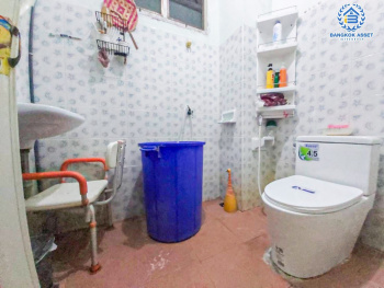 *****ทาวน์เฮ้าส์มือสอง โครงการ บัวทองธานี กาญจนาภิเษก เนื้อที่ 19.50 ตร.ว. ฟังก์ชัน 3 ห้องนอน 2 ห้องน้ำ บ้านพร้อมอยู่  บนทำเลดี การเดินทางสะดวกสบายติดถนนใหญ่ เชื่อมต่อถนนกาญจนาภิเษก ถนนบางกรวย-ไทรน้อย ใกล้รถไฟฟ้าสายสีม่วง "สถานีคลองบางไผ่" และจุดขึ้นทางด่วน "ศรีรัช"