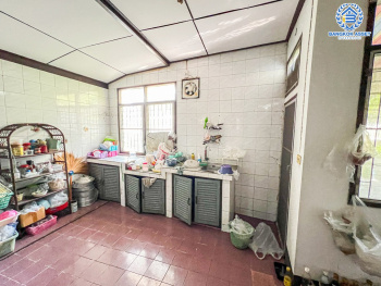 *****บ้านเดี่ยวมือสองนนทบุรี หมู่บ้าน ซอยเรวดี73 เรวดี หลังมุม เนื้อที่กว้างมากถึง 68 ตร.ว. ฟังก์ชัน 4 ห้องนอน 2 ห้องน้ำ 1 ที่จอดรถ บ้านสภาพดี บนทำเลเมือง เดินทางสะดวก เชื่อมต่อ ถนนเลี่ยงเมืองนนทบุรี ใกล้จุดขึ้นทางด่วน "งามวงศ์วาน" และรถไฟฟ้าสายสีม่วง "สถานีสถานีกระทรวงสาธารณสุข" เพียง 10 นาที!